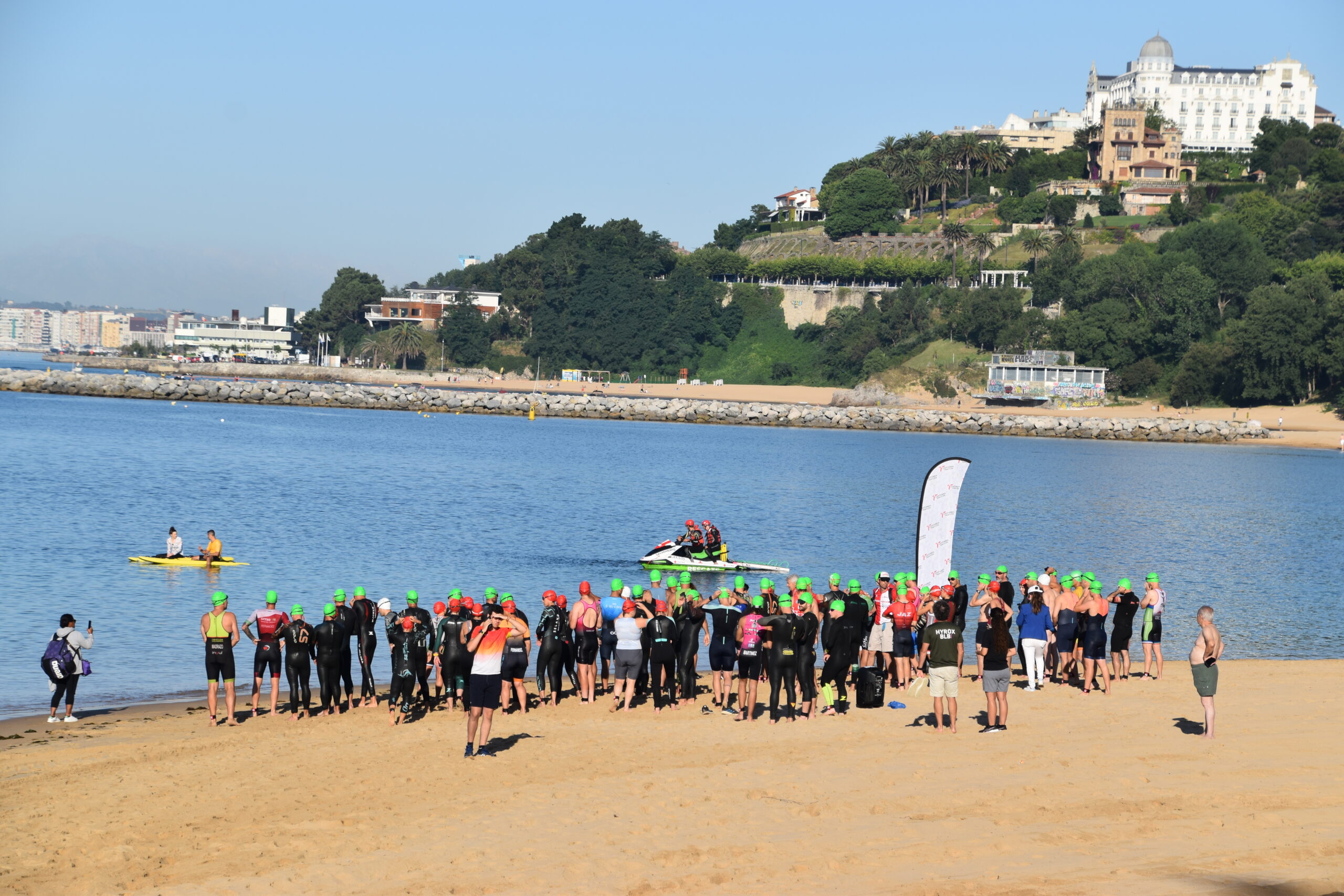 Salida del IV Triatlón María de Villota